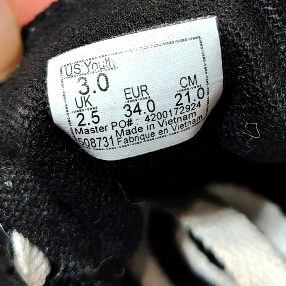 Vans Old Skool Black & White Leather Sneakers‎ Boys Size 3 Youth